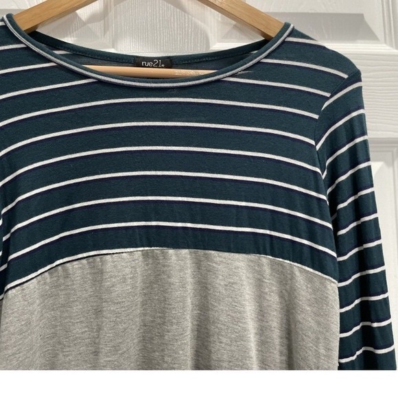 Rue21 Striped Long Sleeve Color Block Casual Top Comfy Everyday Size M NWT - Picture 1 of 6